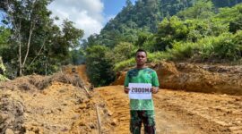 Foto : Pembangunan jalan sepanjang 10 kilometer yang menghubungkan Desa Sungai Pengga hingga Sungai Labi 