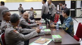 Foto : Kegiatan evaluasi terhadap kendaraan dinas operasional fungsi Sat Samapta dan Sat Binmas di Polresta Pontianak