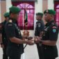 Foto : Komandan Korem 121/Abw memimpin langsung pelaksanaan upacara Serah Terima Jabatan (Sertijab)