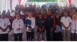 Foto : Ketua Karang taruna desa pringwulung (ESMAN) bersama PT. Lucxione menyelenggarakan pengobatan gratis dan khitanan massal di kantor pemasaran modern kampung combrang, desa nambo udik, kecamatan cikande