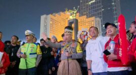 Foto : Acara karnaval budaya, pertunjukan drone dan kembang api, serta panggung rakyat yang digelar sebagai puncak peringatan Hut RI Ke-80