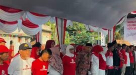 Foto : Upacara peringatan Hari Ulang Tahun (HUT) ke-80 Kemerdekaan Republik Indonesia yang digelar di lapangan fasum Blok G RW 028