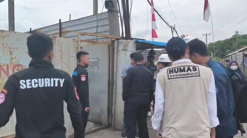 Foto : Wartawan menjadi korban intimidasi dan pemukulan saat meliput inspeksi mendadak (sidak) Kementerian Lingkungan Hidup dan Kehutanan (KLHK) di pabrik peleburan timbal PT Genesis Regeneration Smelting (GRS)