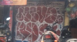 Foto : Toko Obat Keras Golongan G di Jalan Bambu Apus, Pamulang Tutup dalam pantauan awak media